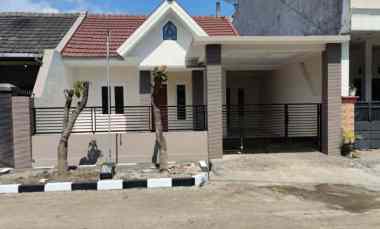 Rumah Dijual di SAWOJAJAR