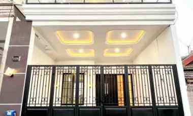 Dijual Rumah Baru Modern American Classic Lokasi Sawojajar 1