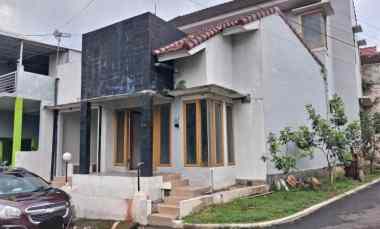 Rumah Dijual di Sawunggaling