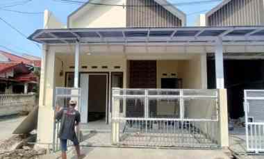 Rumah Minimalis Model Scandinavia Ada 2 Unit Hook dan Badan