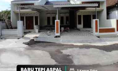 Rumah Baru Luas Tepi Aspal di Kalasan Sleman Utara 2,5 km Ringin