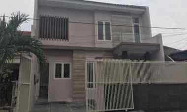 dijual rumah semolowaru