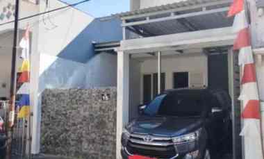 dijual rumah semolowaru elok