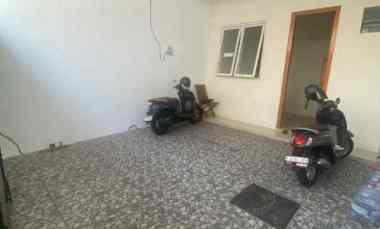dijual rumah semolowaru selatan
