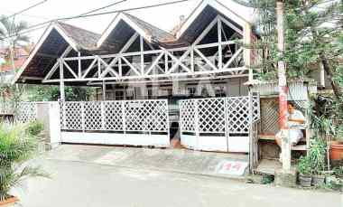 dijual rumah senen