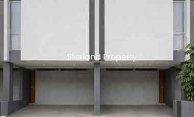 Rumah 2 Lantai Konsep Modern Split Level di Area BSD Serpong