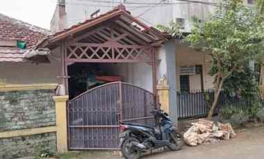 Dijual Rumah Kompelk Lama Strategis di Pusat BSD, Serpong Utara