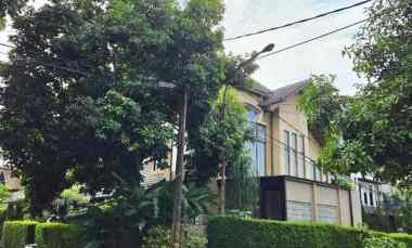 Dijual Rumah Nyaman Semi Furnished di Setiabudi Regency