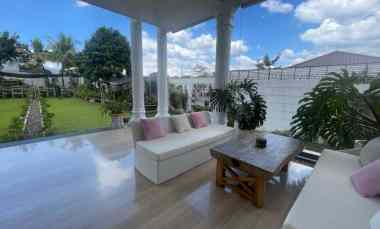 Rumah Mewah dan Luas Full Furnished di Setra Duta Residence