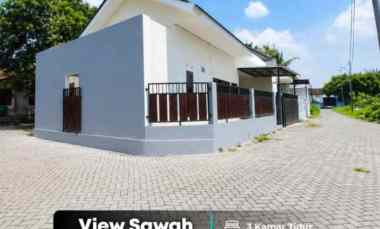 Rumah Hook di Sidomoyo, Godean km 7, Sleman 200 meter ke jl. Sidomoyo