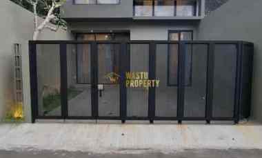 Rumah 2 Lantai, Siap Huni, dekat Jalan Kaliurang km 8,5 di Sleman