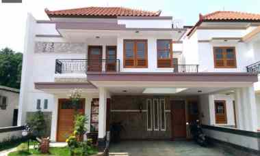 dijual rumah sip764