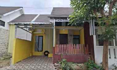 dijual rumah slawu