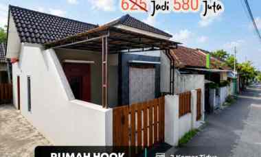 Rumah Hook dalam Ring Road Trihanggo, Sleman 600 meter jl. Kabupaten
