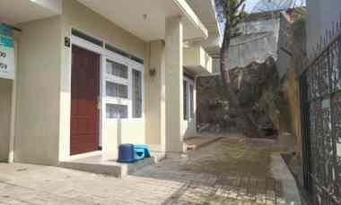 dijual rumah songgokerto