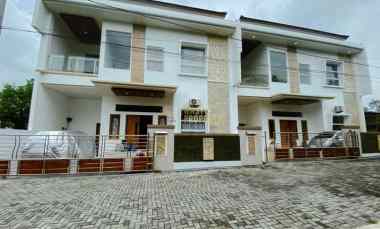 Rumah 2 Lantai Modern dengan Desain Menarik dekat Kampus Uii