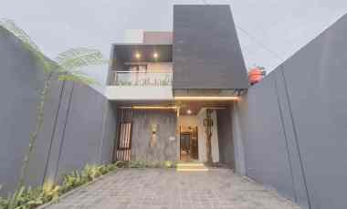 Rumah Mewah 2 Lantai Full Furnished Timur Jakal km 12, Ngaglik