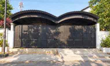 Rumah Sukomanunggal Jaya Hitung Tanah 9x26 Row 2,5 Mobil SHM 2,6M