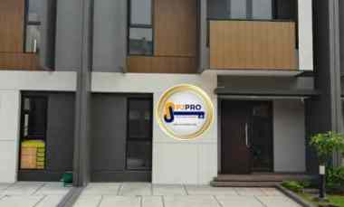 Dijual Rumah dengan Cluster Regia Premium di Summarecon Crown Gading