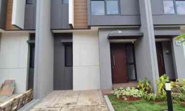 Dijual Rumah Bagus di Regia Summarecon Crown Gading Bekasi