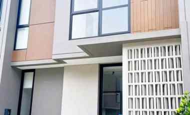 dijual rumah summarecon crown gading