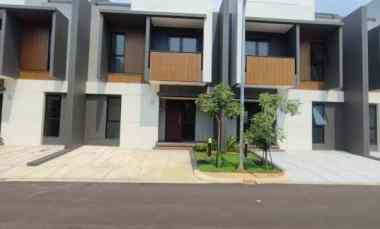 dijual rumah summarecon crown gading