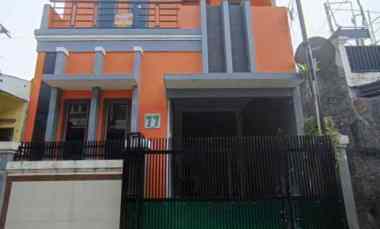 Dekat Stadion JIS Jakut Rumah Mewah Strategis 2 lantai Harga Murah