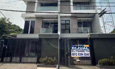 Dijual Rumah Baru 3 Lantai, Ada 2 Unit Bebas Banjir, Row 2 mobil, Sunter