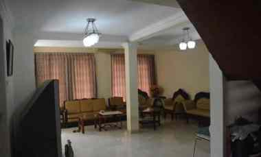 dijual rumah super strategis