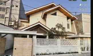 dijual rumah sutorejo