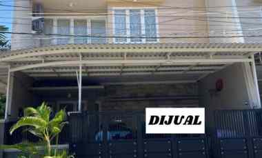 dijual rumah sutorejo