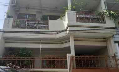 dijual rumah sutorejo