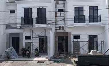 dijual rumah sutorejo