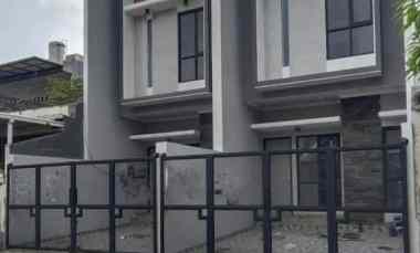 Brand New Rumah Sutorejo Surabaya, Modern Desain, Siap Huni