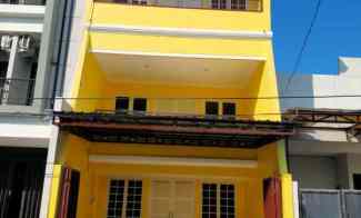 dijual rumah sutorejo prima