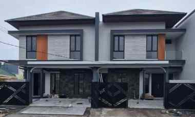 Rumah Sutorejo Prima Row 3,5 Mobil New Gress Minmalis Strategis Favori