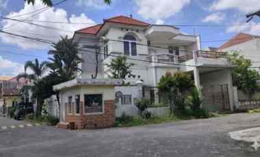 Rumah Sutorejo Selatan Classic Hook Akses Art Terpisah Row 2.5 Mobil C