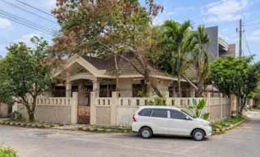 Dijual Rumah Hook Sutorejo Timur Surabaya LT 270 SHM Strategis