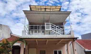 Dijual Rumah dengan Gazebo Lantai 3 View Gunung