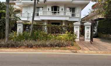 dijual rumah taman golf