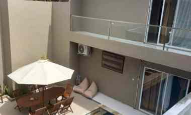 Dijual Rumah Mewah Dgn Kolam Renang di Taman Kenari Cibubur