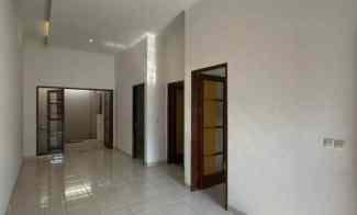 dijual rumah taman kopo indah 3