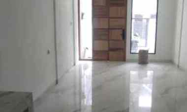 Dijual Rumah Baru 3 Lantai di Taman Palem Lestari Jakarta Barat