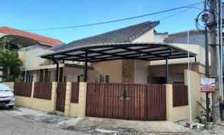 dijual rumah taman pondok indah