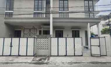 Rumah Modern Baru Gres di Perumahan Taman Pondok Indah Wiyung Surabaya