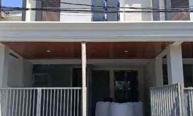 dijual rumah taman pondok indah
