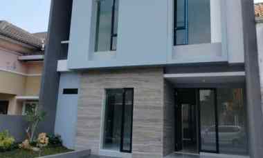 Rumah Baru Taman Puspa Raya Citraland Surabaya Marmer Granite Finish