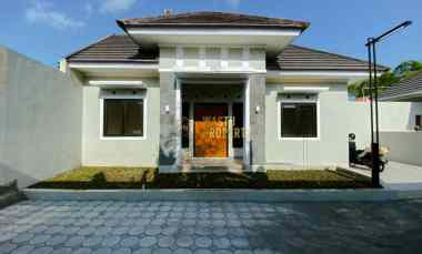 Rumah Cantik Murah Shm, dekat Candi Prambanan di Kalasan