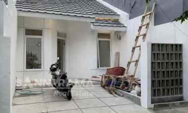 dijual rumah tanah baru