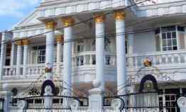 Rumah Mewah Klasik Bukit Cimanggu City Bogor Strategis dekat Tol dan Sta